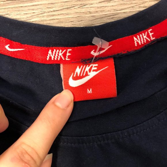 Nike| Y2K T-Shirt Shimmering Logo - Picture 5 of 6